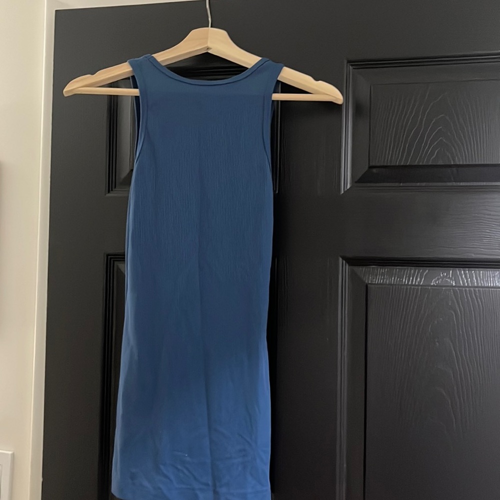 Women’s blue unde armour tank top full length heat gear  blue